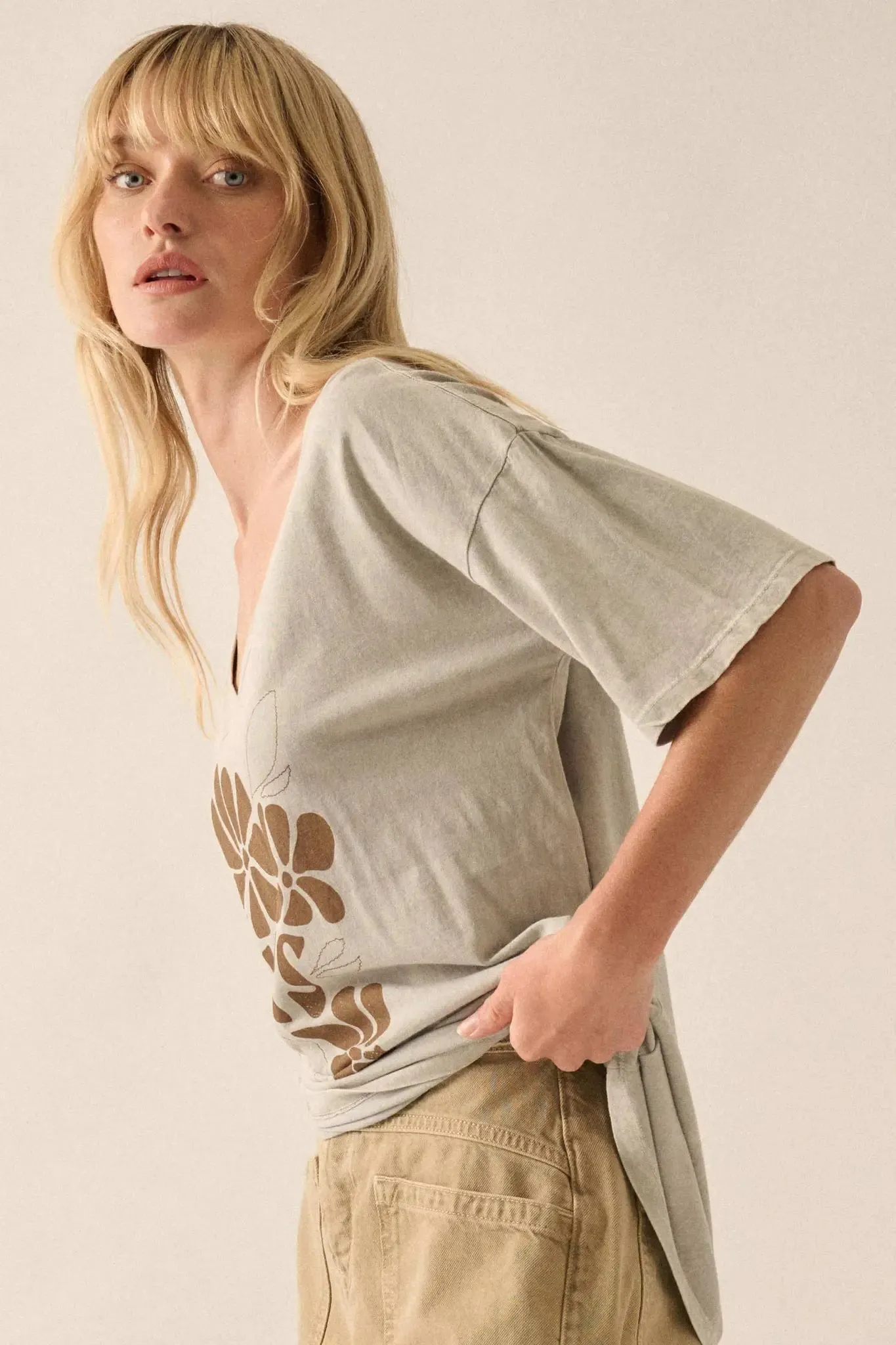 Fleurs Vintage-Wash V-Neck Graphic Tee sold by Promesa product image thumbnail 5