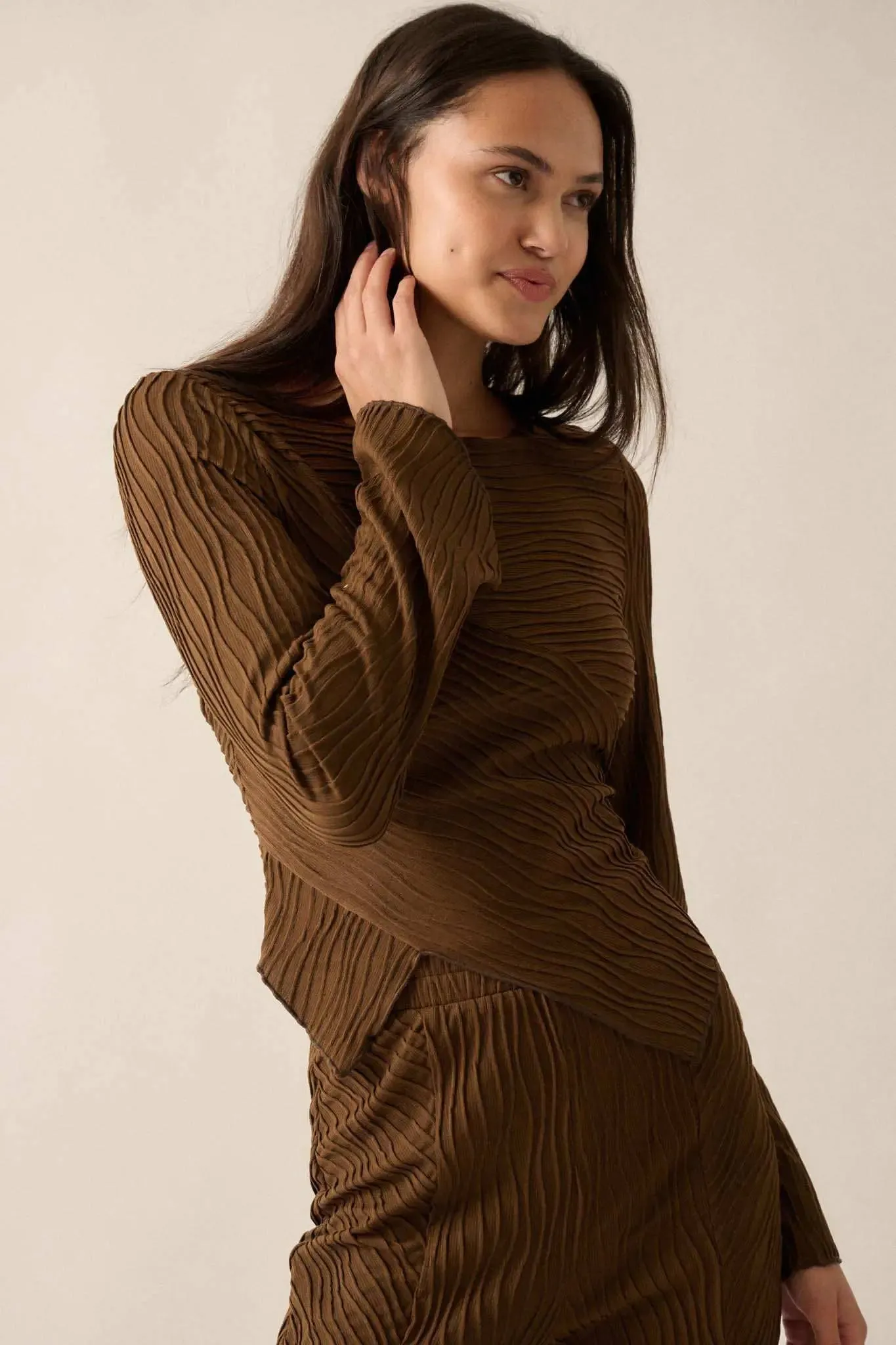 So It Flows Wavy Ribbed-Knit Asymmetrical Top sold by Promesa product image thumbnail 4