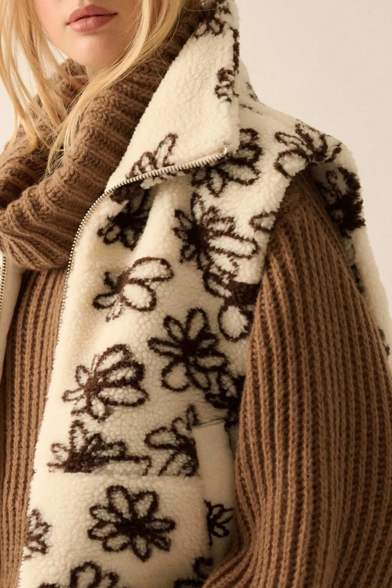 Winter Garden Floral-Print Sherpa Fleece Vest sold by Promesa product image thumbnail 5