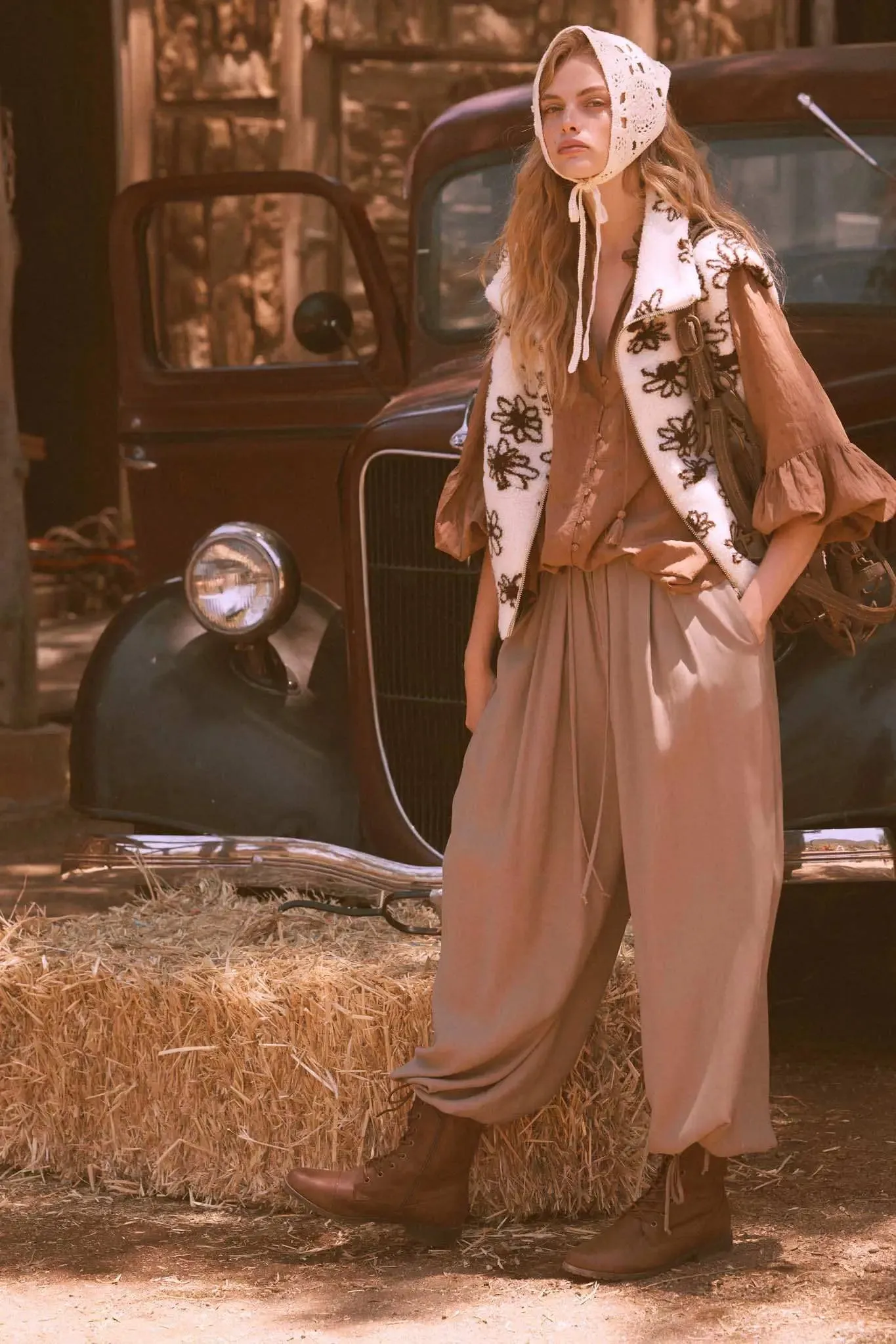 Winter Garden Floral-Print Sherpa Fleece Vest sold by Promesa product image thumbnail 2