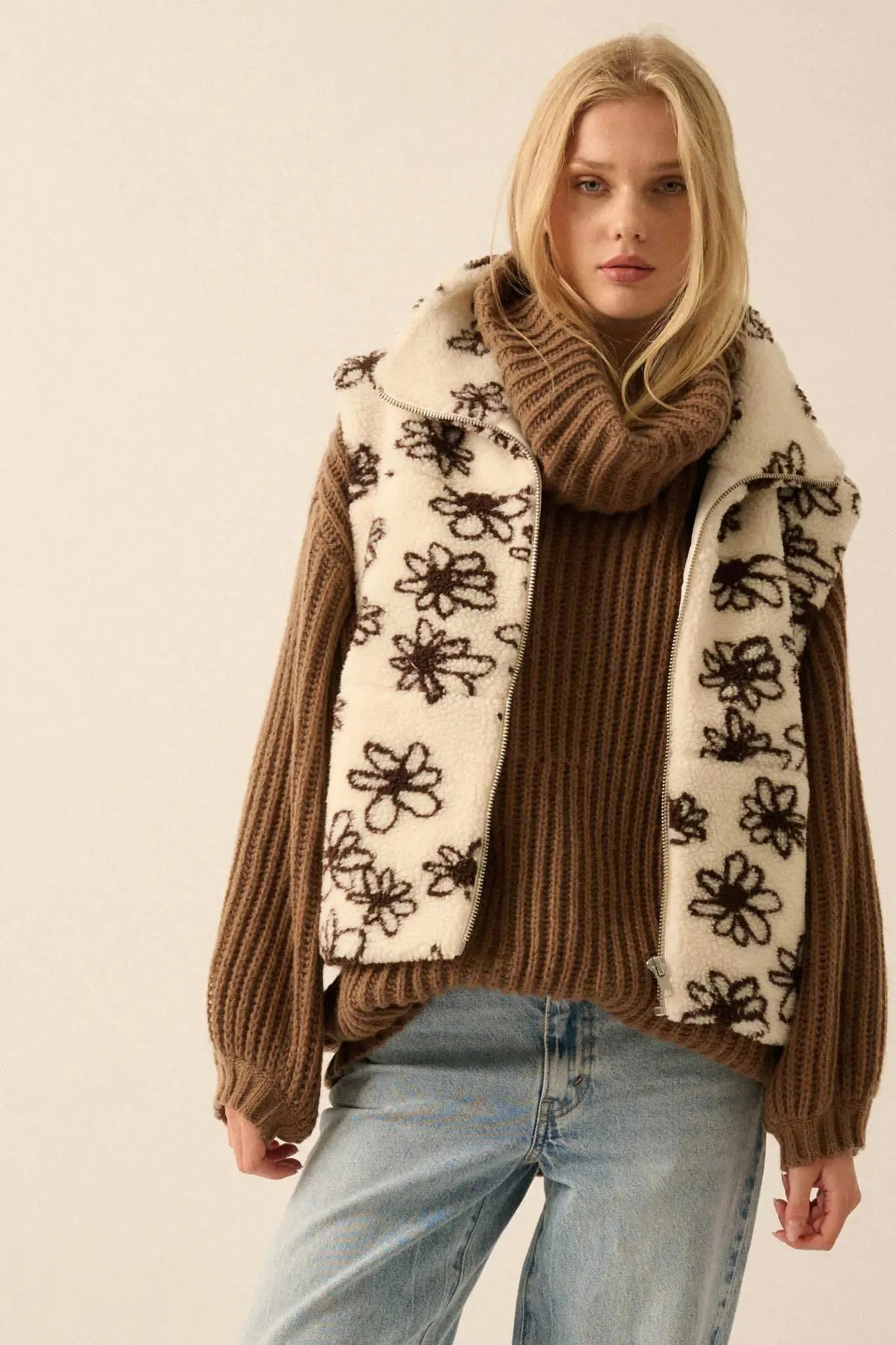 Winter Garden Floral-Print Sherpa Fleece Vest sold by Promesa product image thumbnail 4