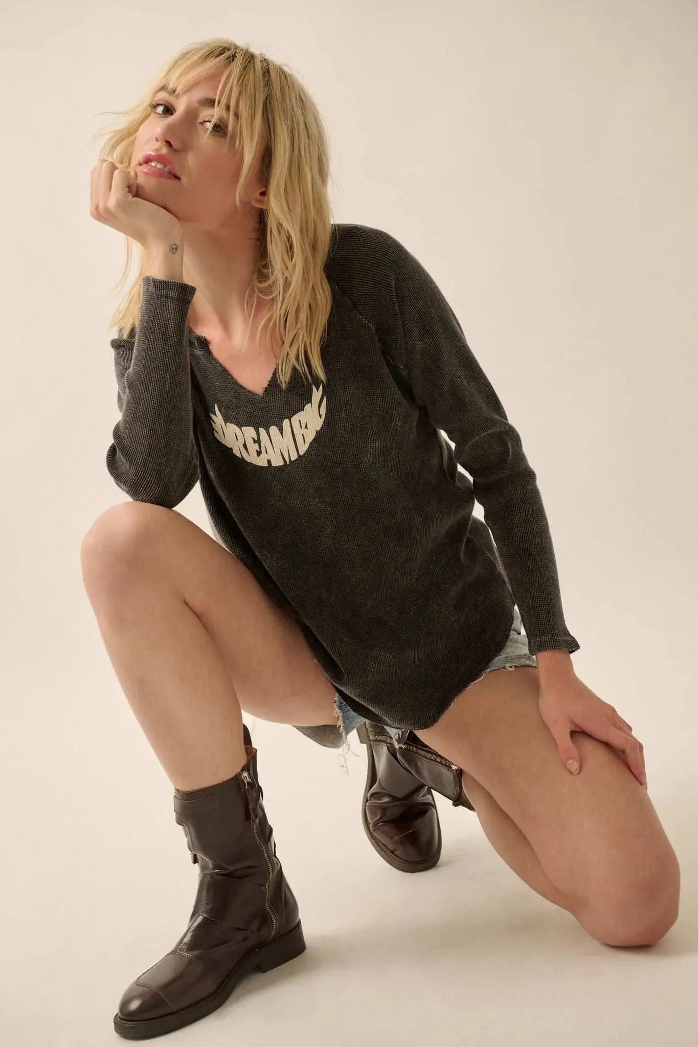 Dream Big Split-Neck Thermal Graphic Top sold by Promesa