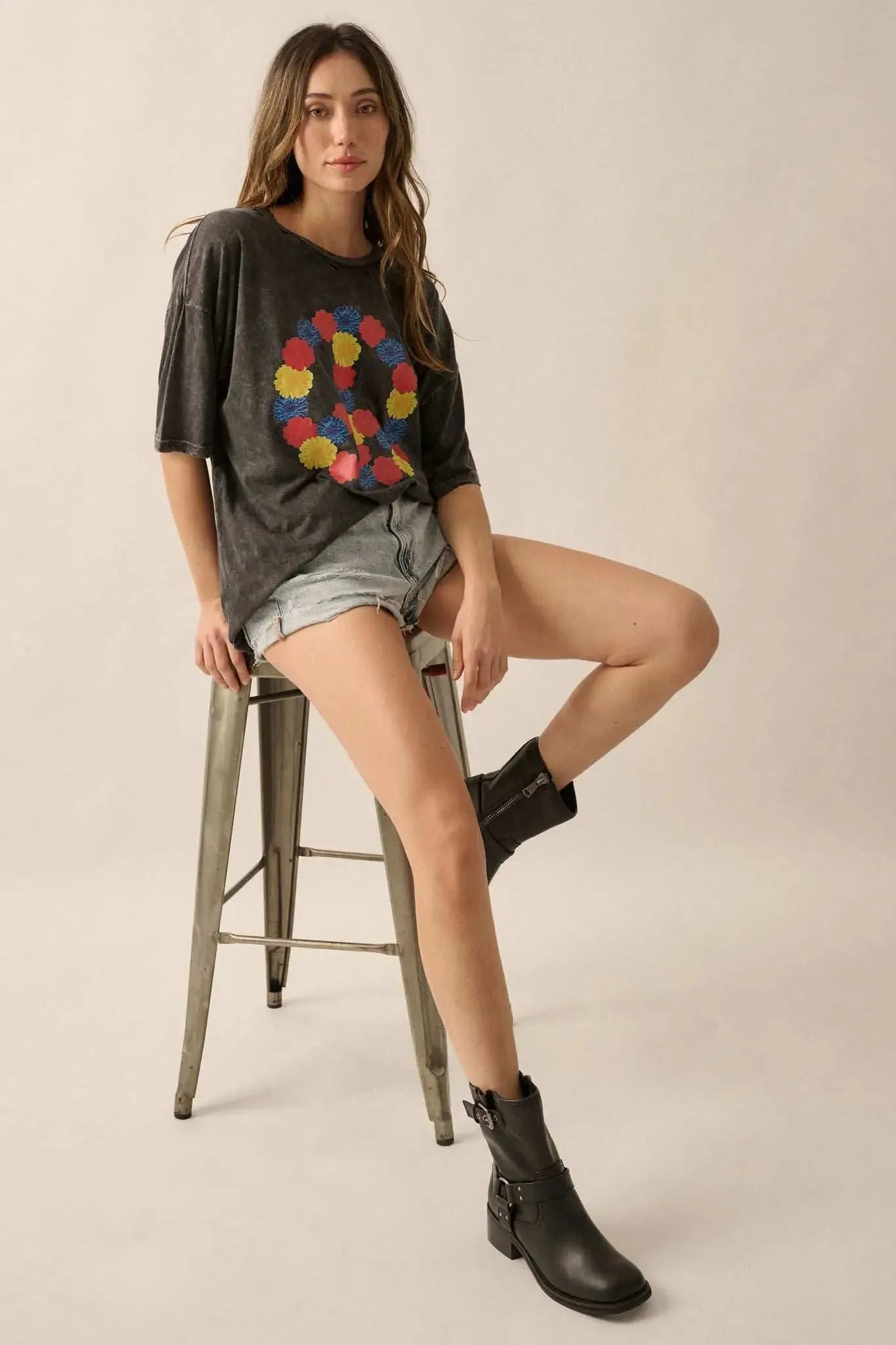 Peace Out Floral Peace Sign Distressed Graphic Tee sold by Promesa product image thumbnail 2