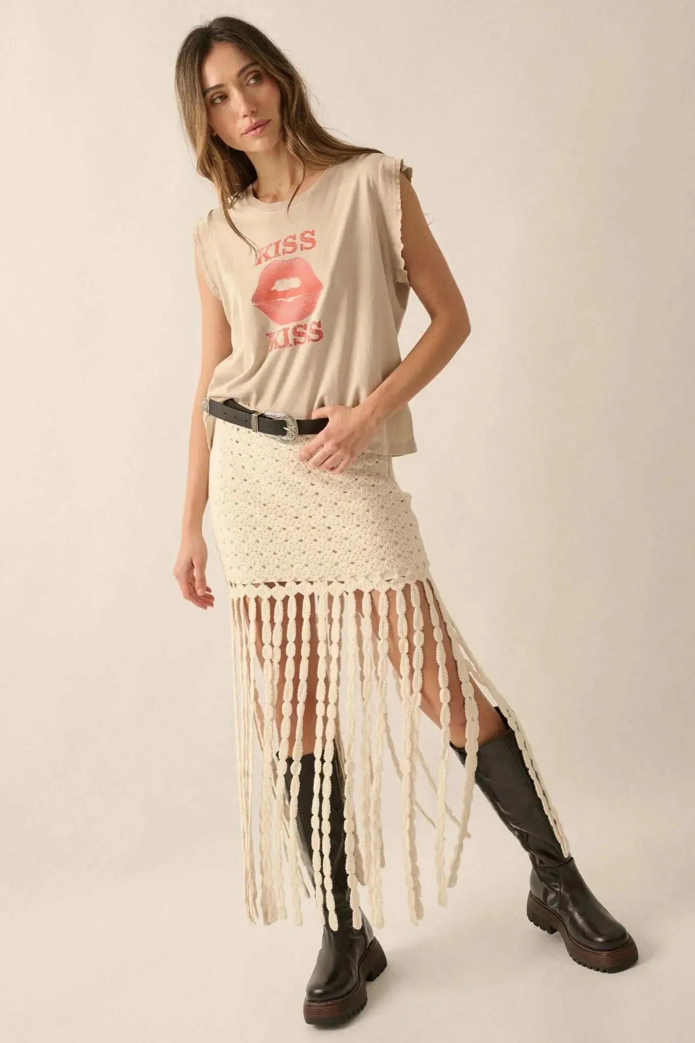 Kiss Kiss Distressed Sleeveless Graphic Tee sold by Promesa product image thumbnail 3