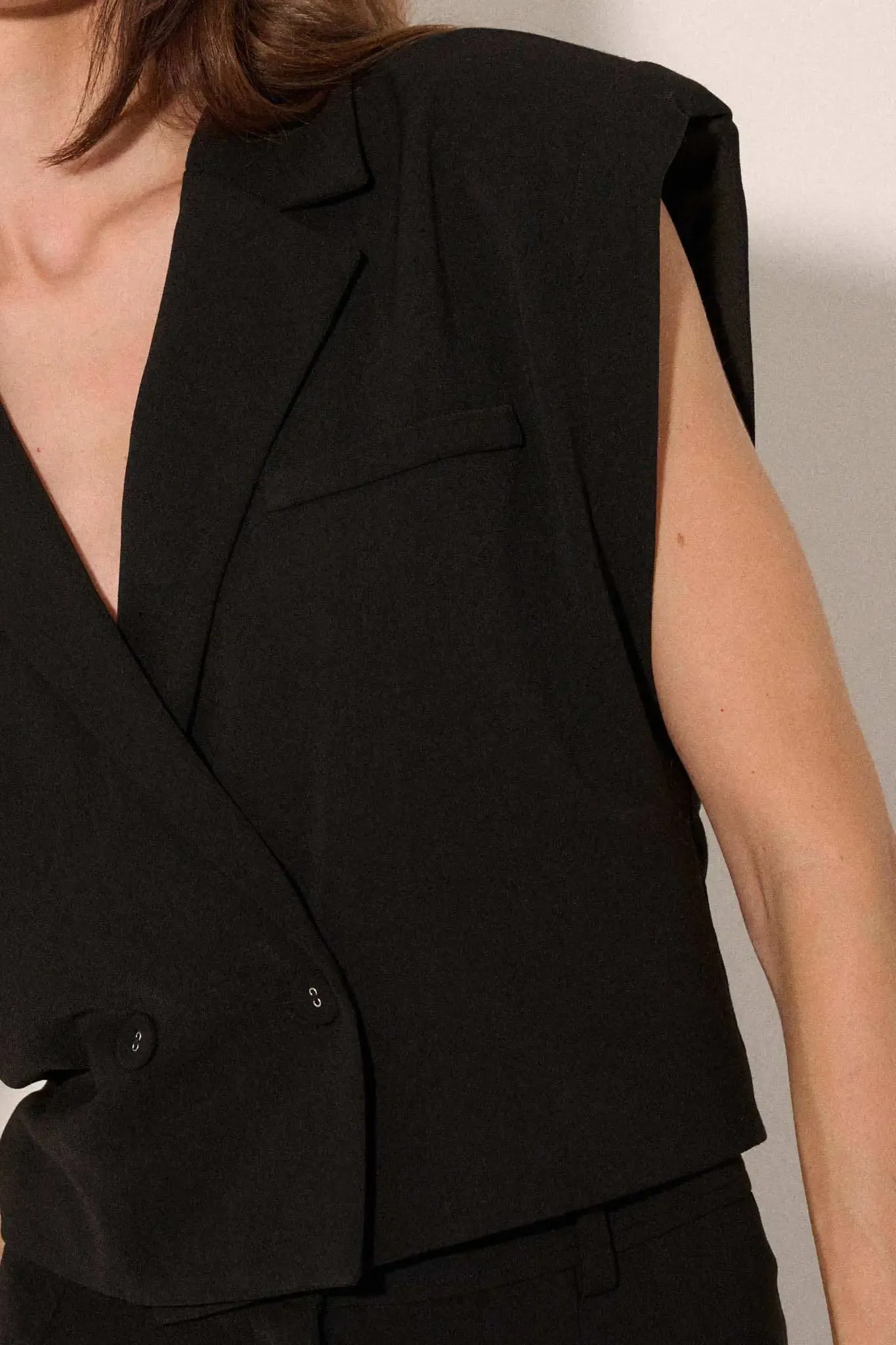 Future Proof Cropped Sleeveless Blazer sold by Promesa product image thumbnail 4