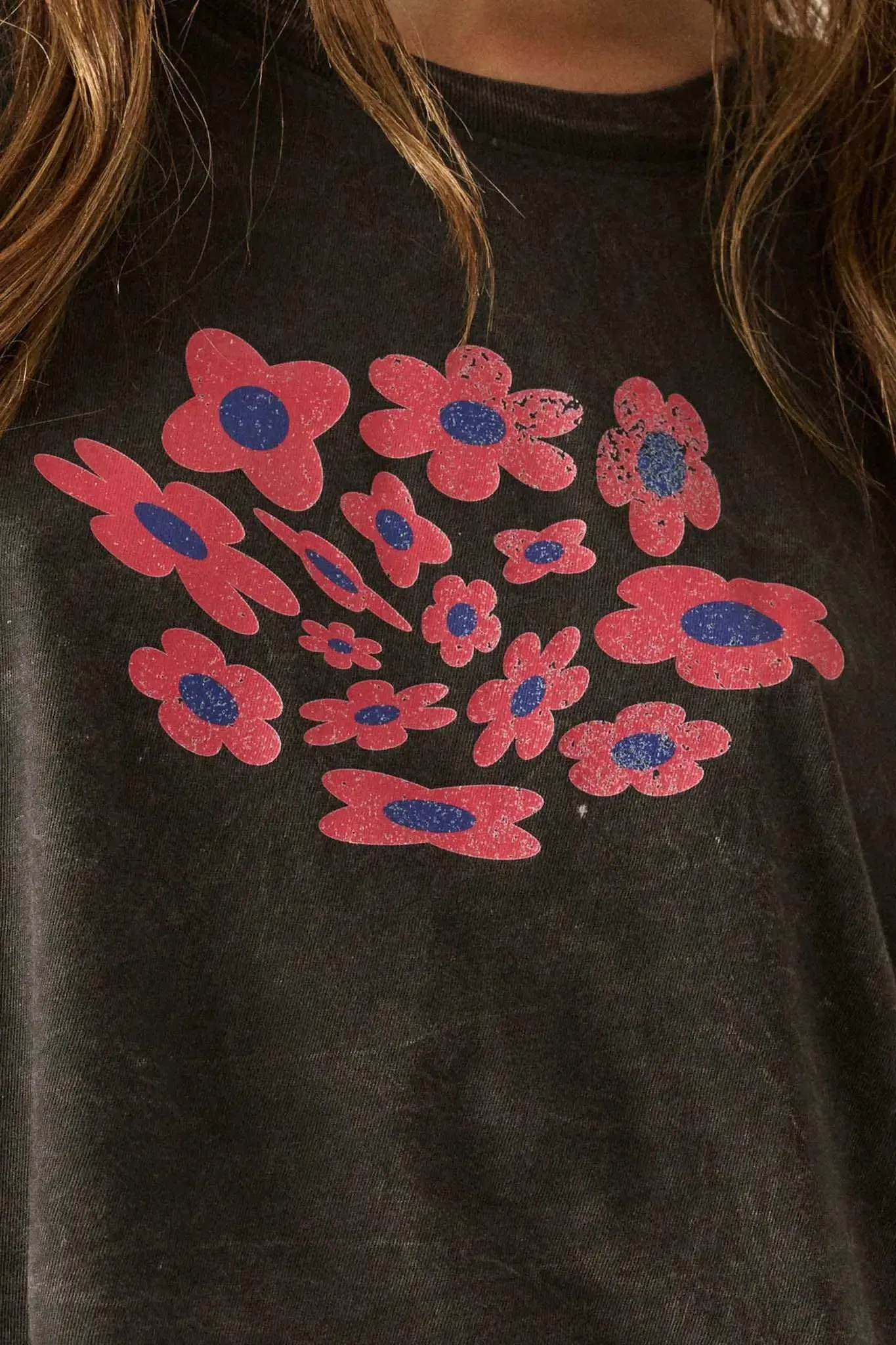 Fun Flowers Vintage-Wash Cropped Graphic Tee sold by Promesa product image thumbnail 2