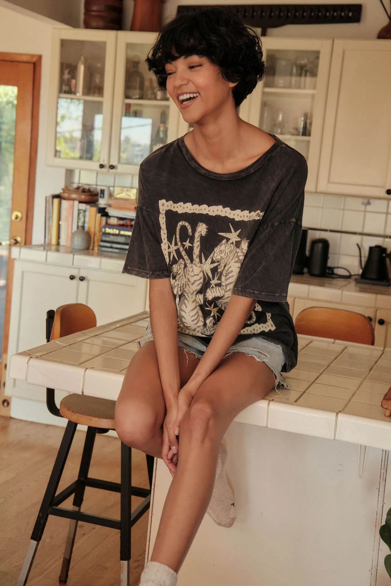 Twin Tigers Vintage-Wash Oversize Graphic Tee sold by Promesa product image thumbnail 2