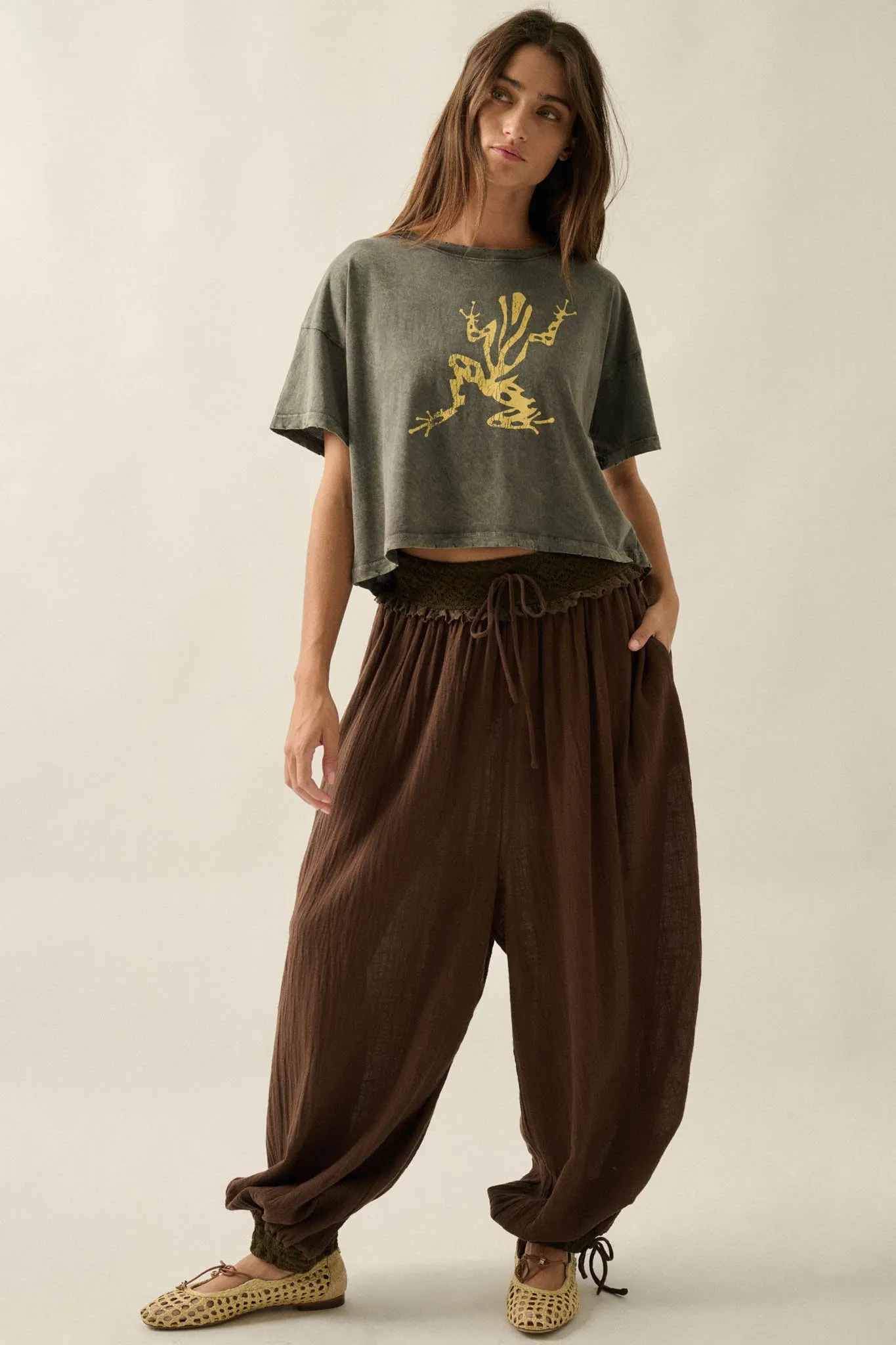 Leap Frog Vintage-Wash Cropped Graphic Tee sold by Promesa product image thumbnail 4