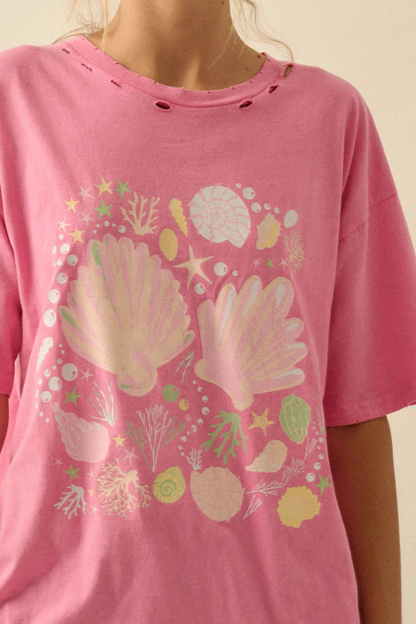 By the Seashore Distressed Seashell Graphic Tee sold by Promesa product image thumbnail 2