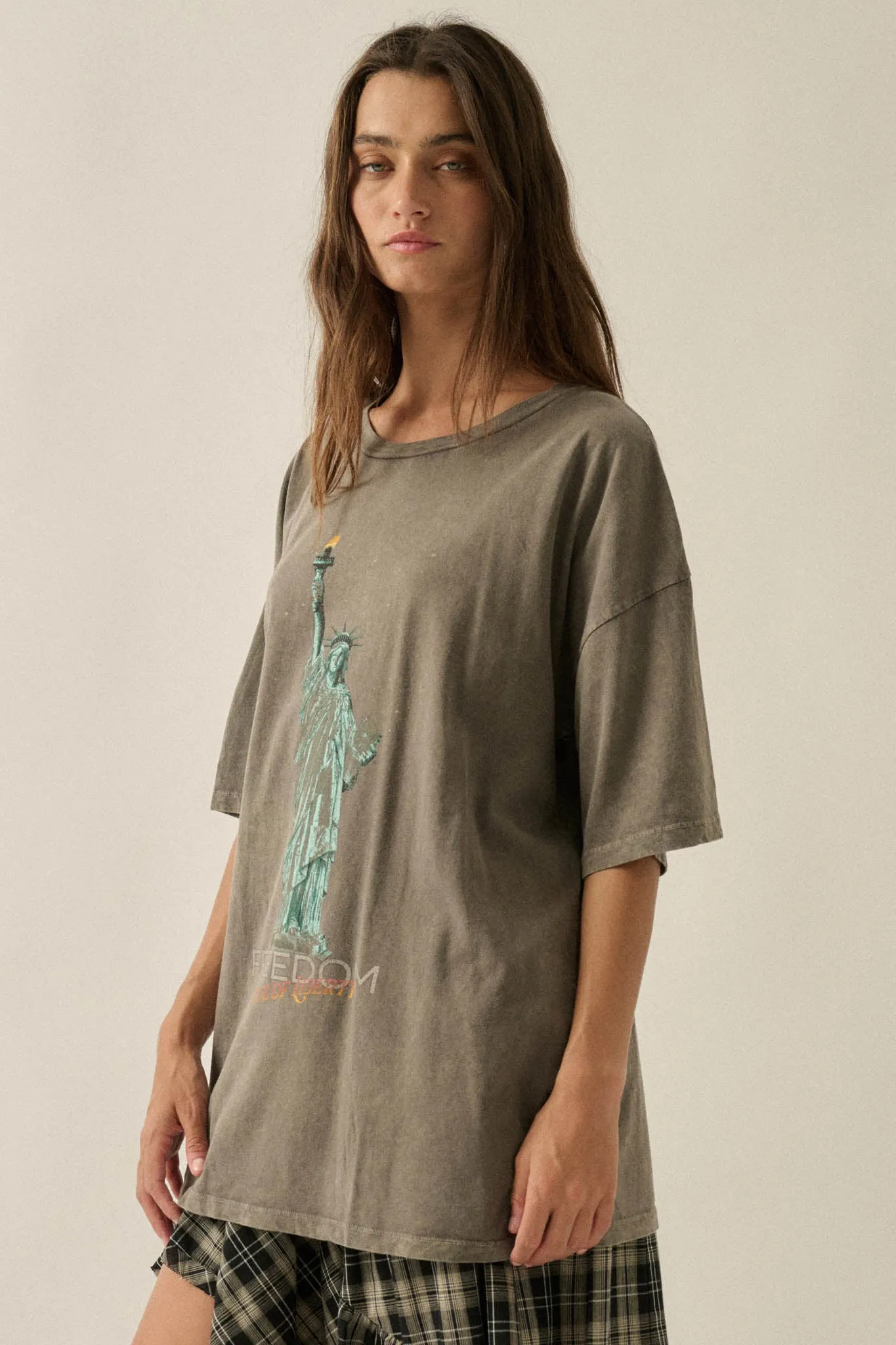 Lady Liberty Vintage-Wash Oversize Graphic Tee sold by Promesa product image thumbnail 5