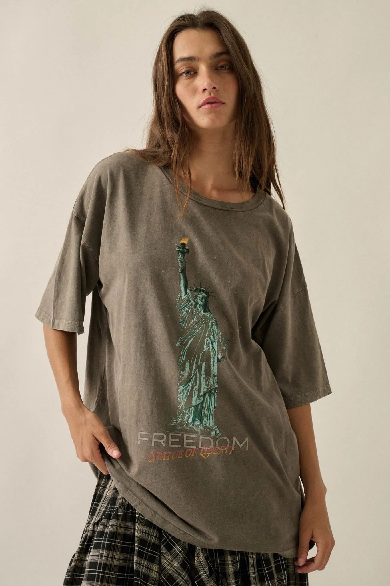 Lady Liberty Vintage-Wash Oversize Graphic Tee sold by Promesa