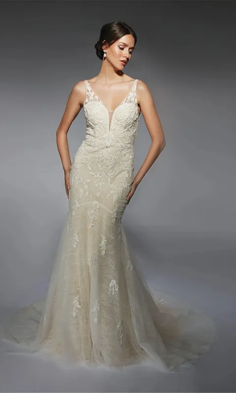 Long White Dress: Alyce 7119 made by Alyce Paris