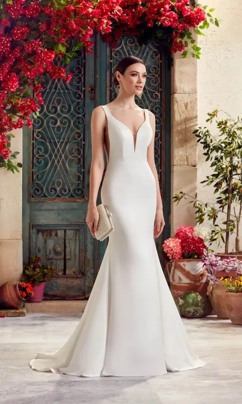 Long White Dress: Alyce 7052 made by Alyce Paris