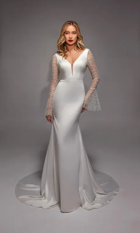 Long White Wedding Dress: Alyce 7137 made by Alyce Paris
