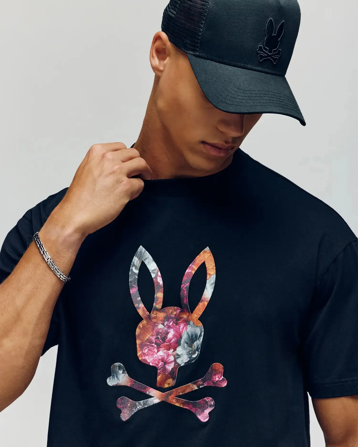 MENS NOVAN GRAPHIC TEE - MT0200177 sold by Psycho Bunny product image thumbnail 3