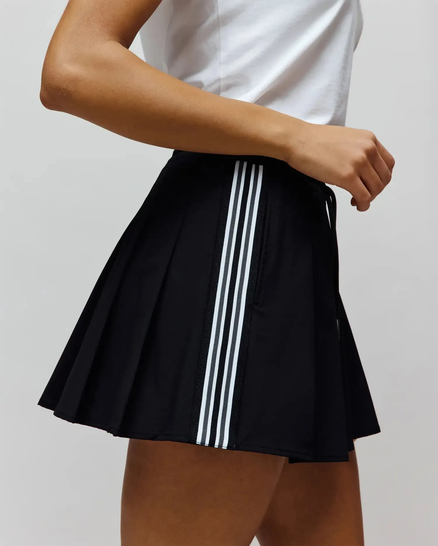 WOMENS CECILIA SPORT SKORT - WO1900002 sold by Psycho Bunny product image thumbnail 3