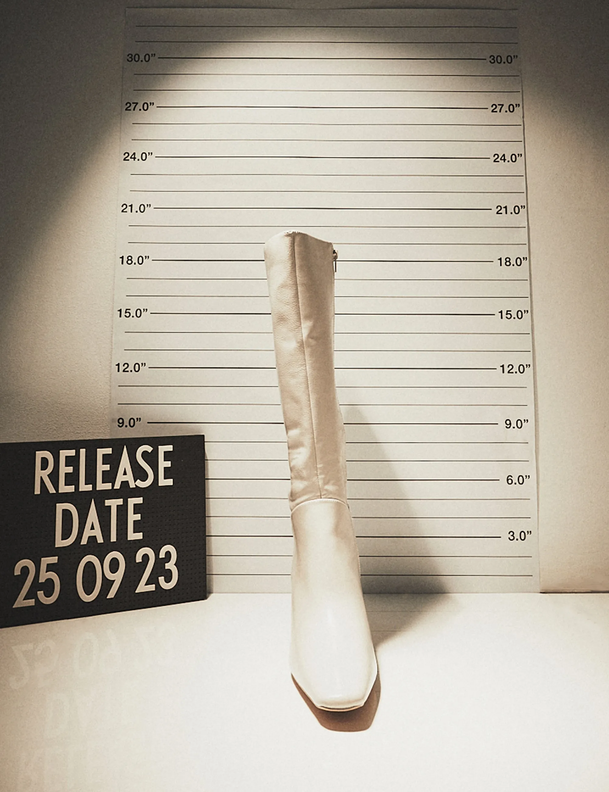 Pose Grey Textured Patent Pu Zip Up Knee High Slim Block Heeled Boots sold by Public Desire product image thumbnail 3