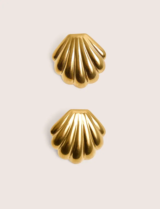 Shell Detail Earrings Gold made by Public Desire
