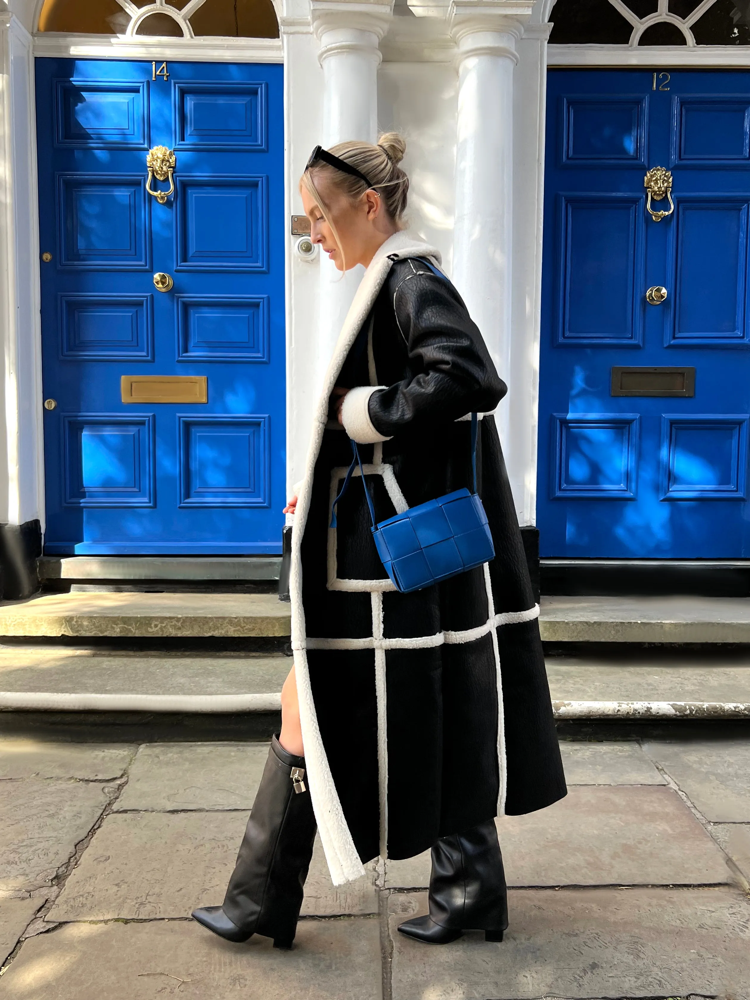 The Gianna Cobalt Mini Crossbody Shoulder Bag sold by Public Desire product image thumbnail 4