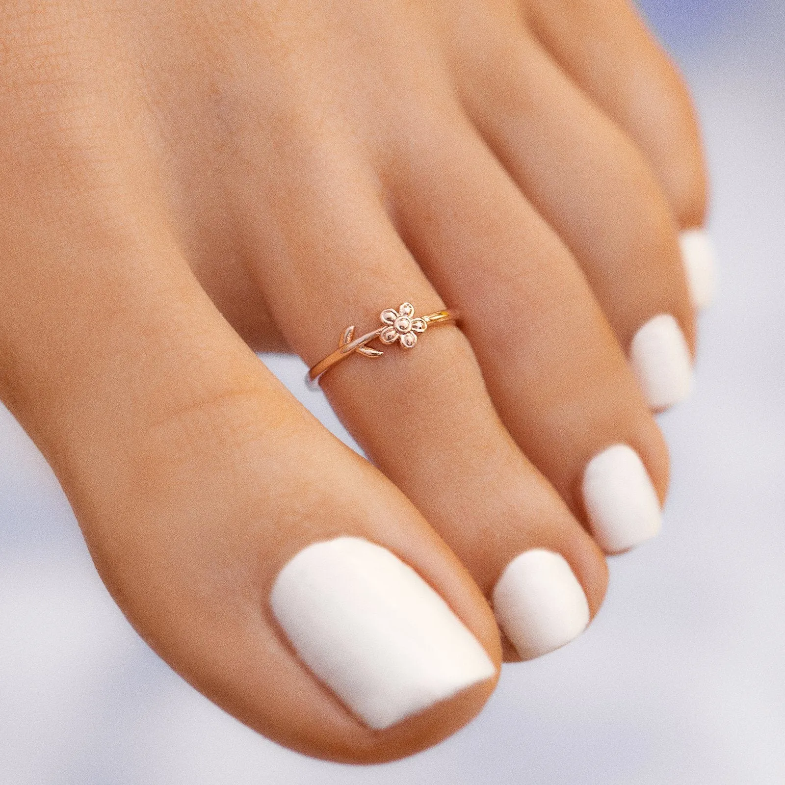 Single Daisy Toe Ring sold by Pura Vida product image thumbnail 2