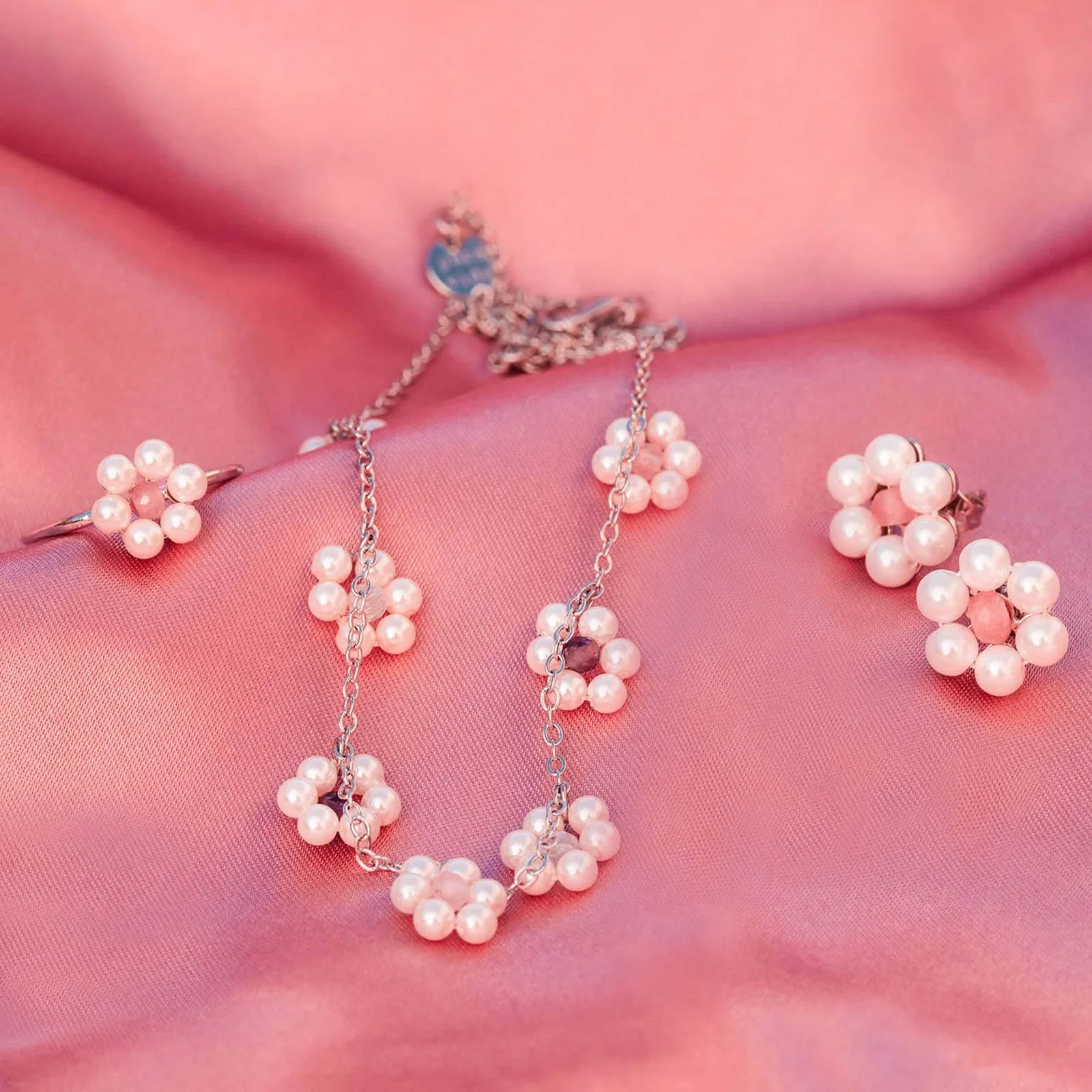 Bitty Pearl Flower Choker sold by Pura Vida product image thumbnail 4