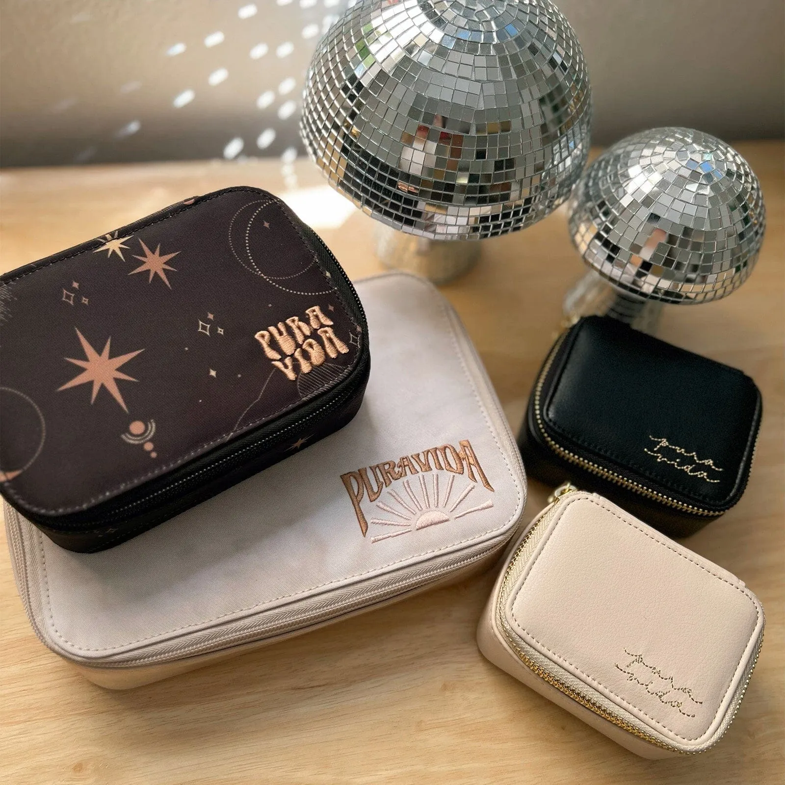 Large Taupe Tie Dye Jewelry Case sold by Pura Vida product image thumbnail 4