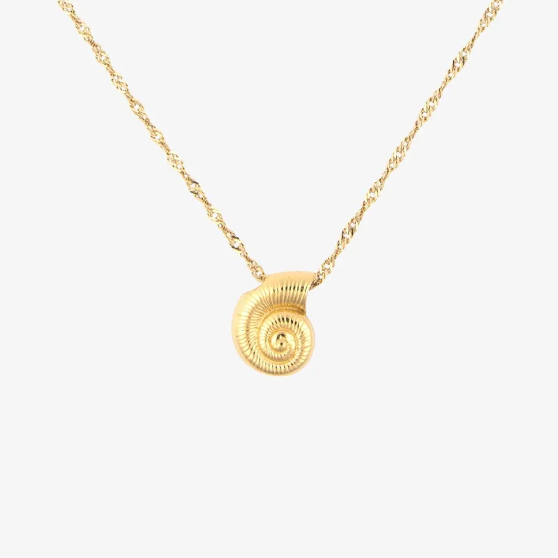 Seashell Pendant Necklace made by Pura Vida