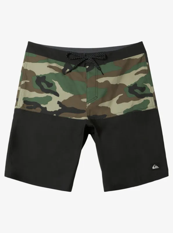 Everyday Division 20" Boardshorts - Black made by Quiksilver