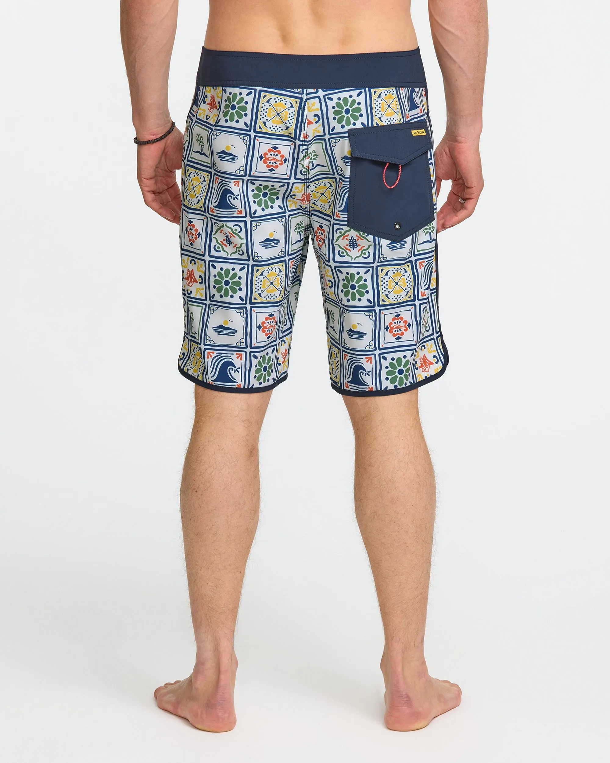 Quiksilver x Pacifico Scallop 19" Boardshorts - White sold by Quiksilver product image thumbnail 3