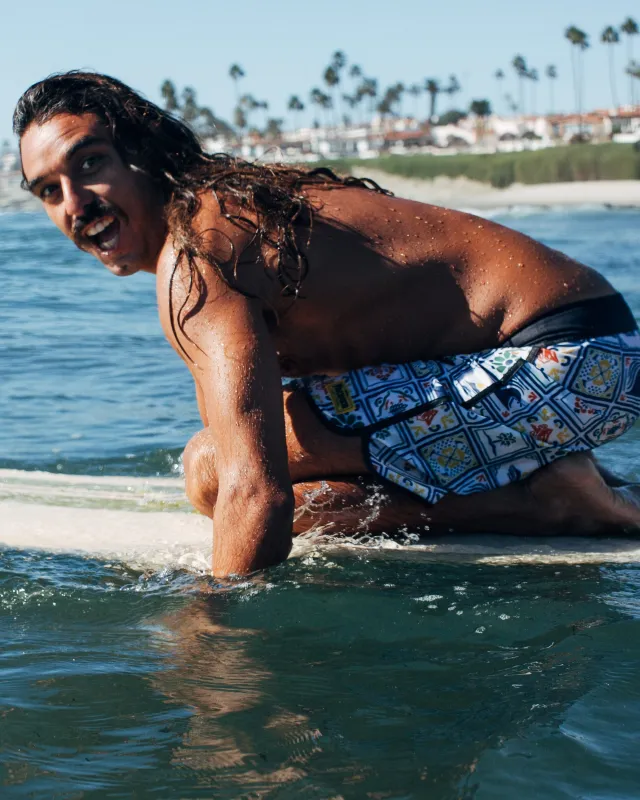 Quiksilver x Pacifico Scallop 19" Boardshorts - White sold by Quiksilver