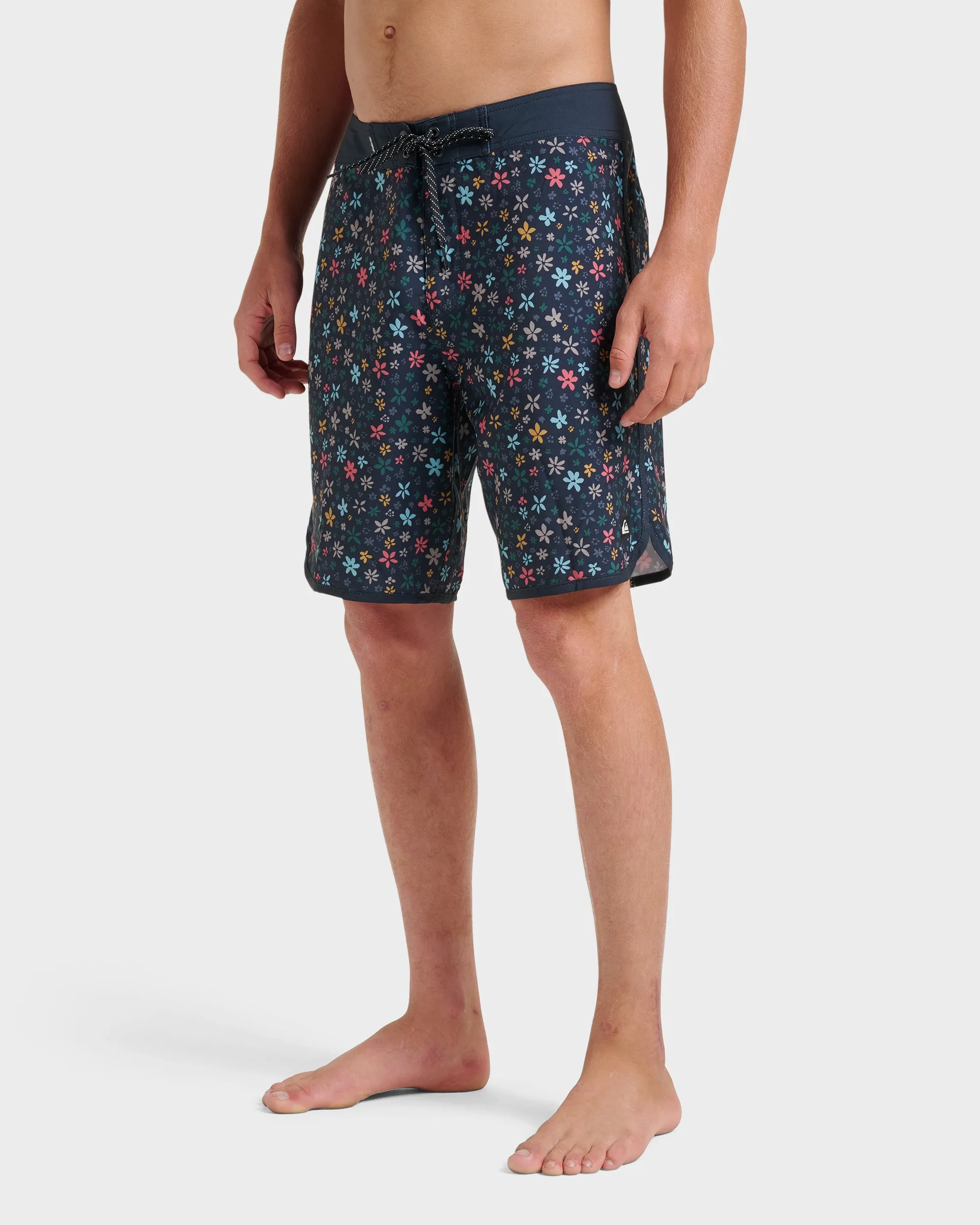 Surfsilk Scallop Ditsy 19" Boardshorts - Black sold by Quiksilver product image thumbnail 3