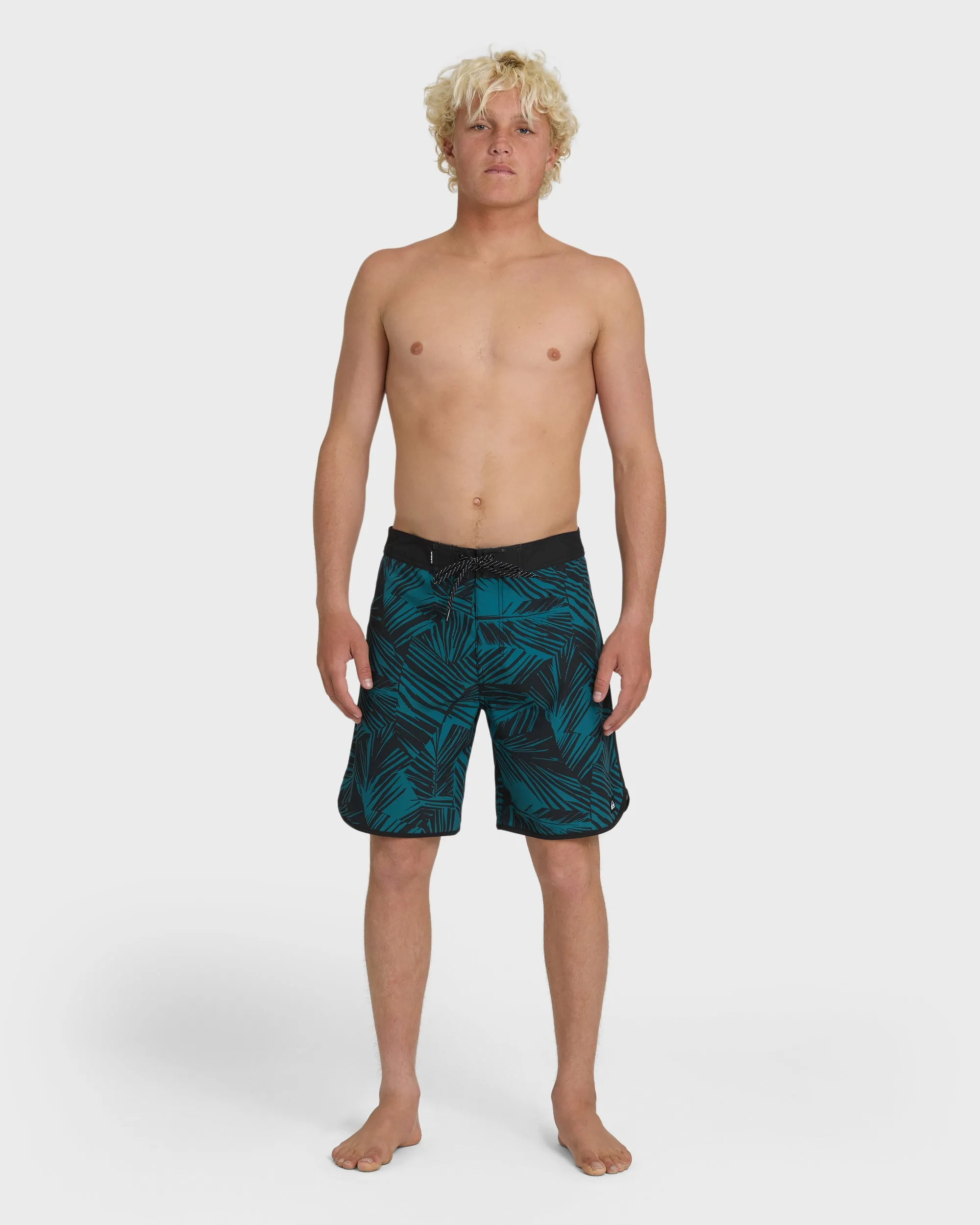 Aruba Palm Scallop 19" Boardshorts - Black sold by Quiksilver product image thumbnail 3