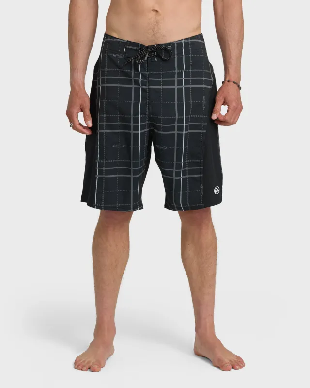 Channel 21" Boardshorts - Black made by Quiksilver