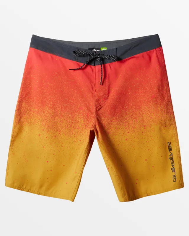 Everyday Fade 20" Boardshorts - Cayenne made by Quiksilver