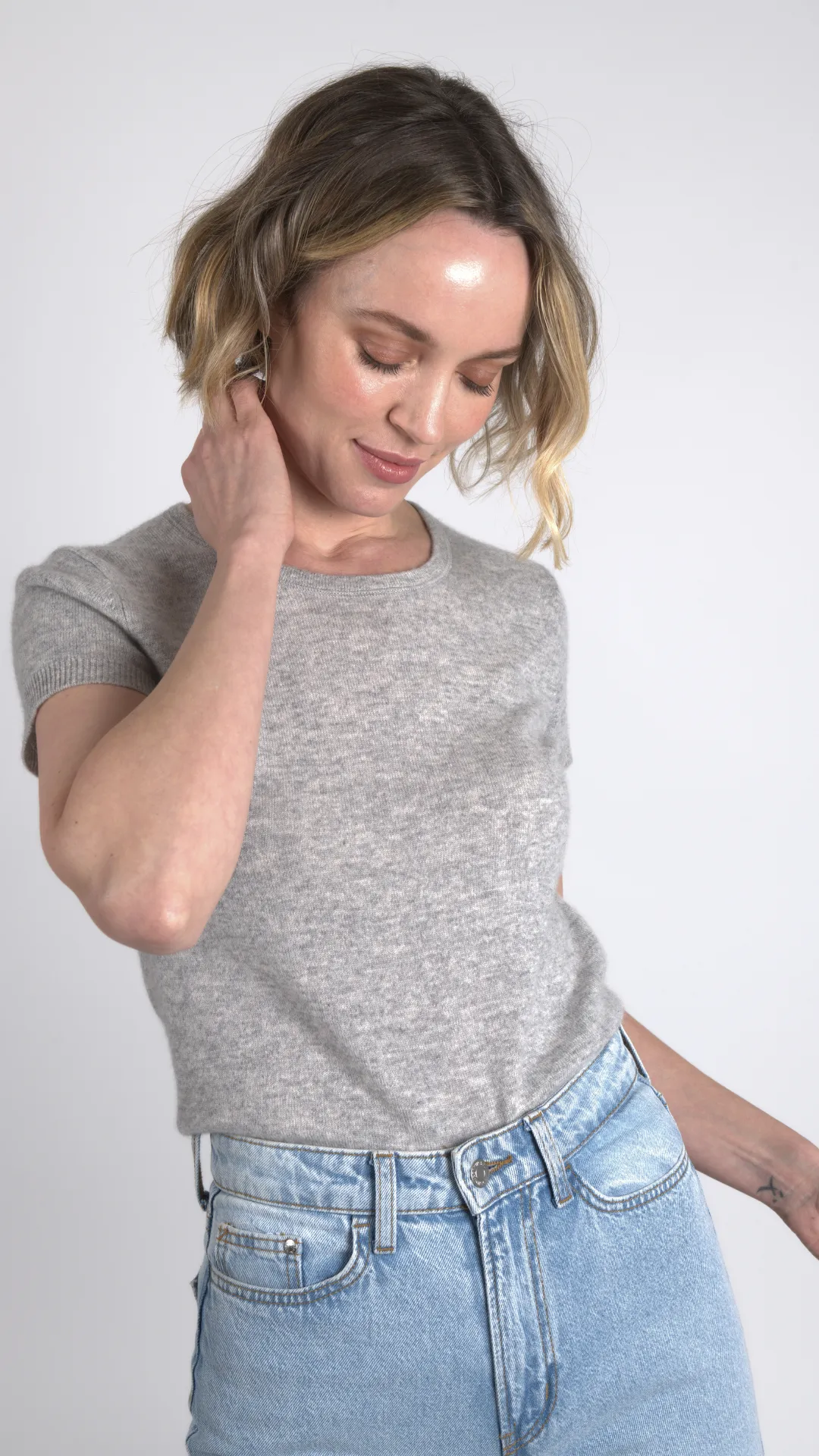 Cashmere Short Sleeve Crewneck sold by Quinn product image thumbnail 3