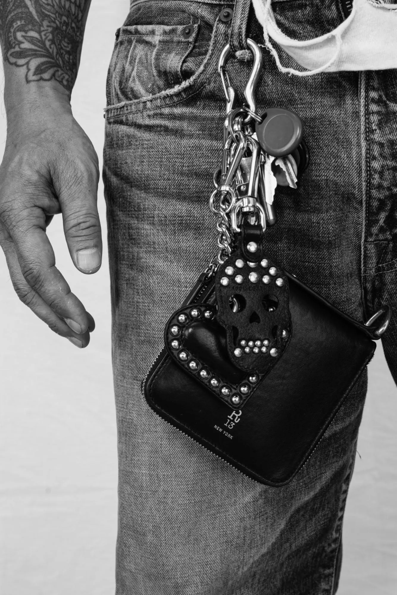 SKULL KEYCHAIN - BLACK WITH SILVER sold by R13 product image thumbnail 2