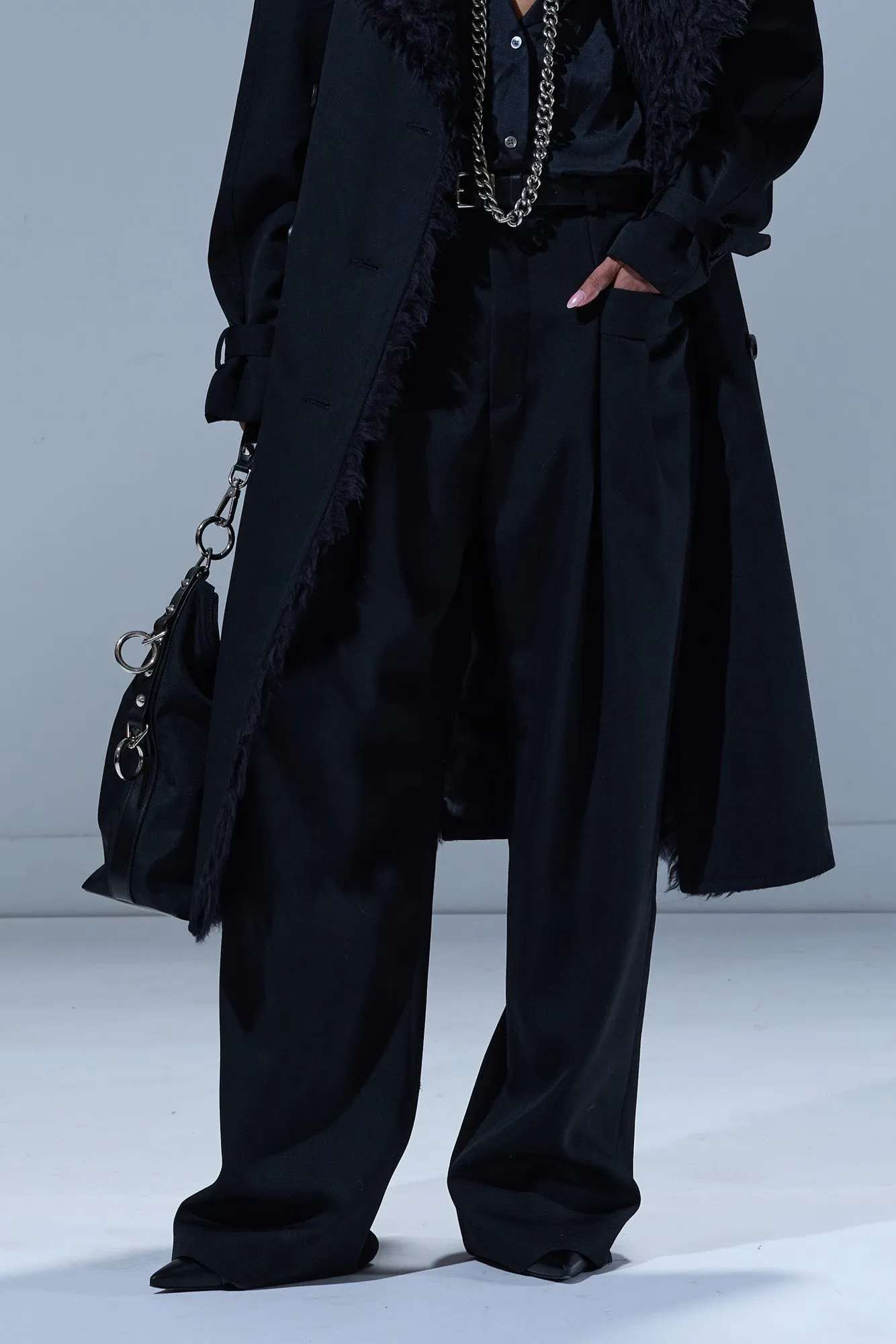 PLEATED POCKET TROUSER - BLACK sold by R13