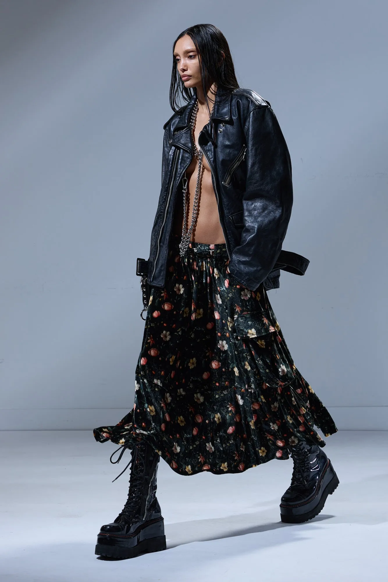 GATHERED CARGO SKIRT - MULTIFLORAL BLACK sold by R13 product image thumbnail 2