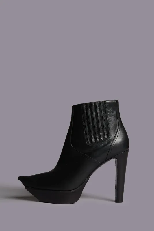POINTY TOE PLATFORM HEELED BOOT - BLACK sold by R13