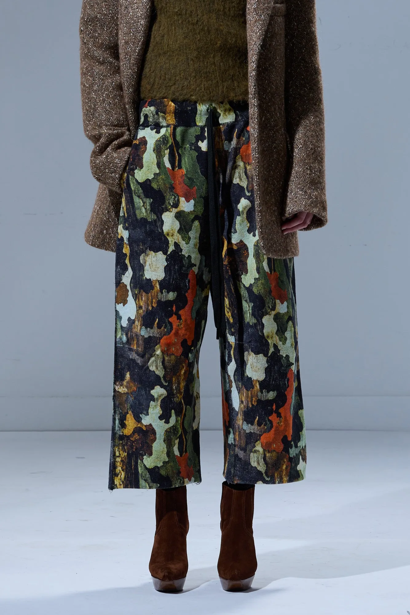 ARTICULATED KNEE SWEATPANT - PRINTED CAMO GREEN sold by R13 product image thumbnail 2