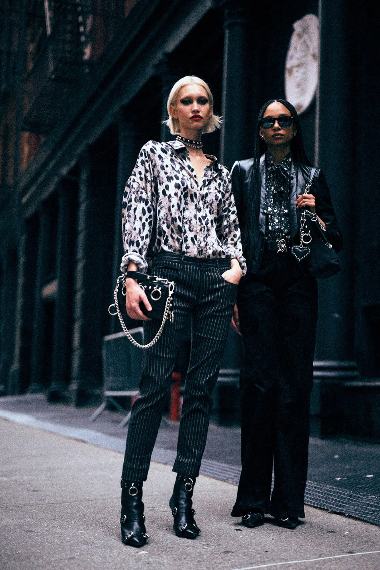 DROP NECK SHIRT - BLACK SILVER LEOPARD sold by R13