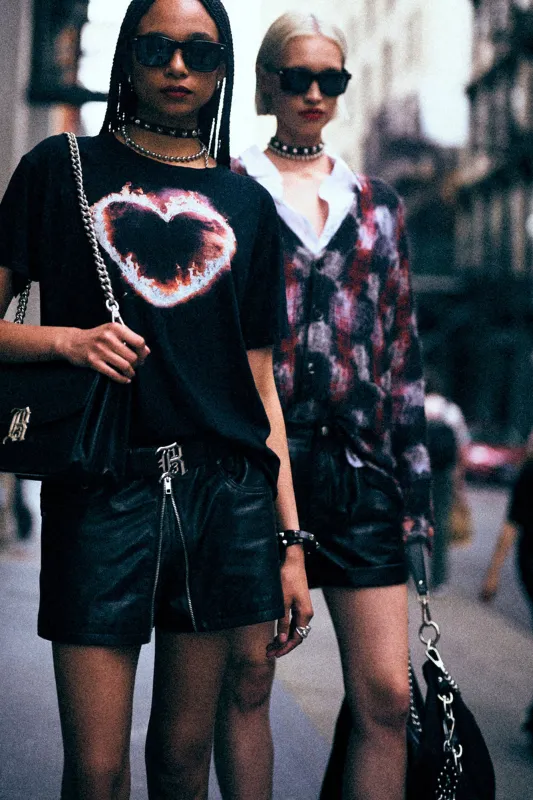 FLAMING HEART BOY T - BLACK sold by R13