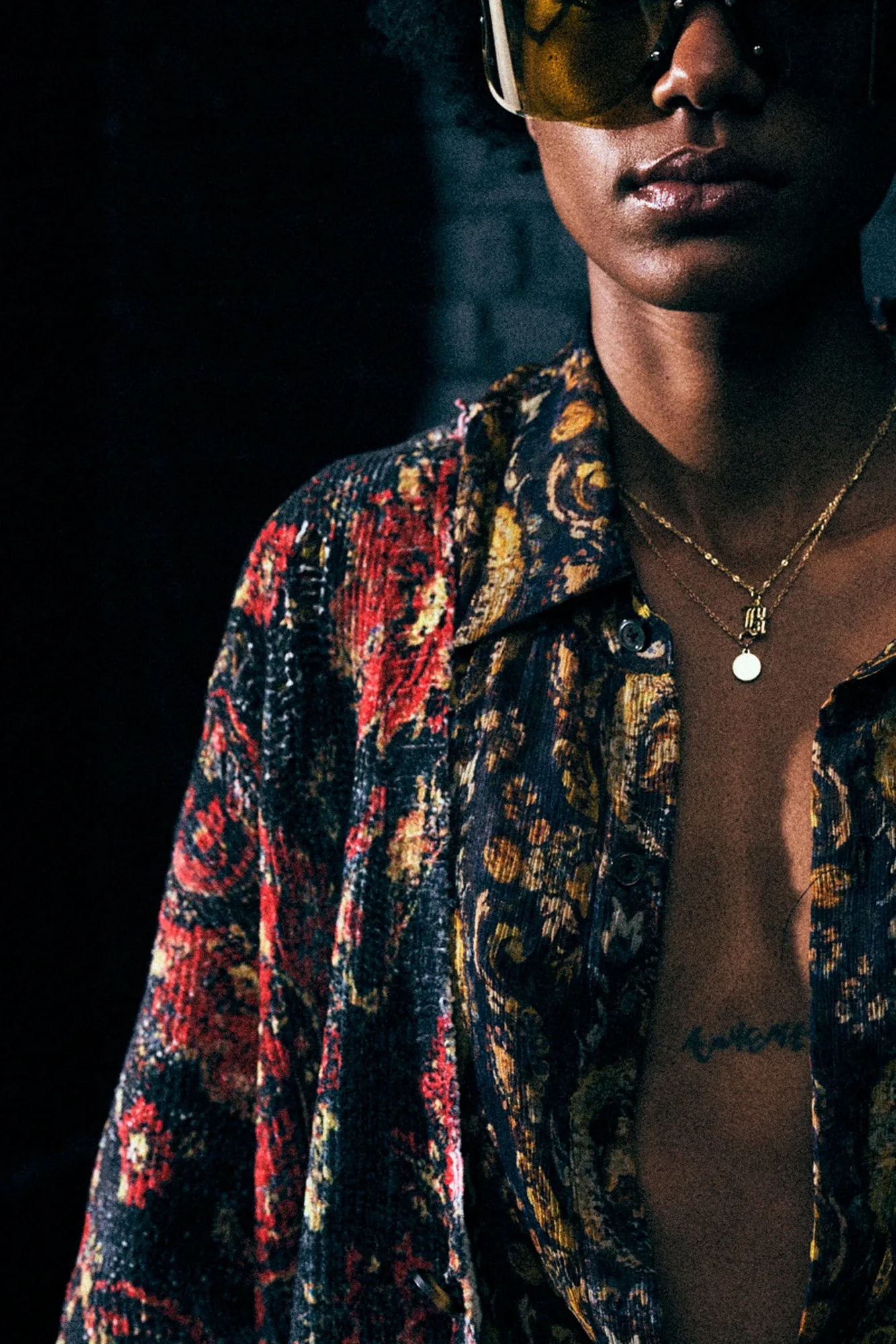 BUBBLE SHIRT WITH GATHERED YOKE - MULTICOLOR PAISLEY ON BLACK sold by R13 product image thumbnail 3