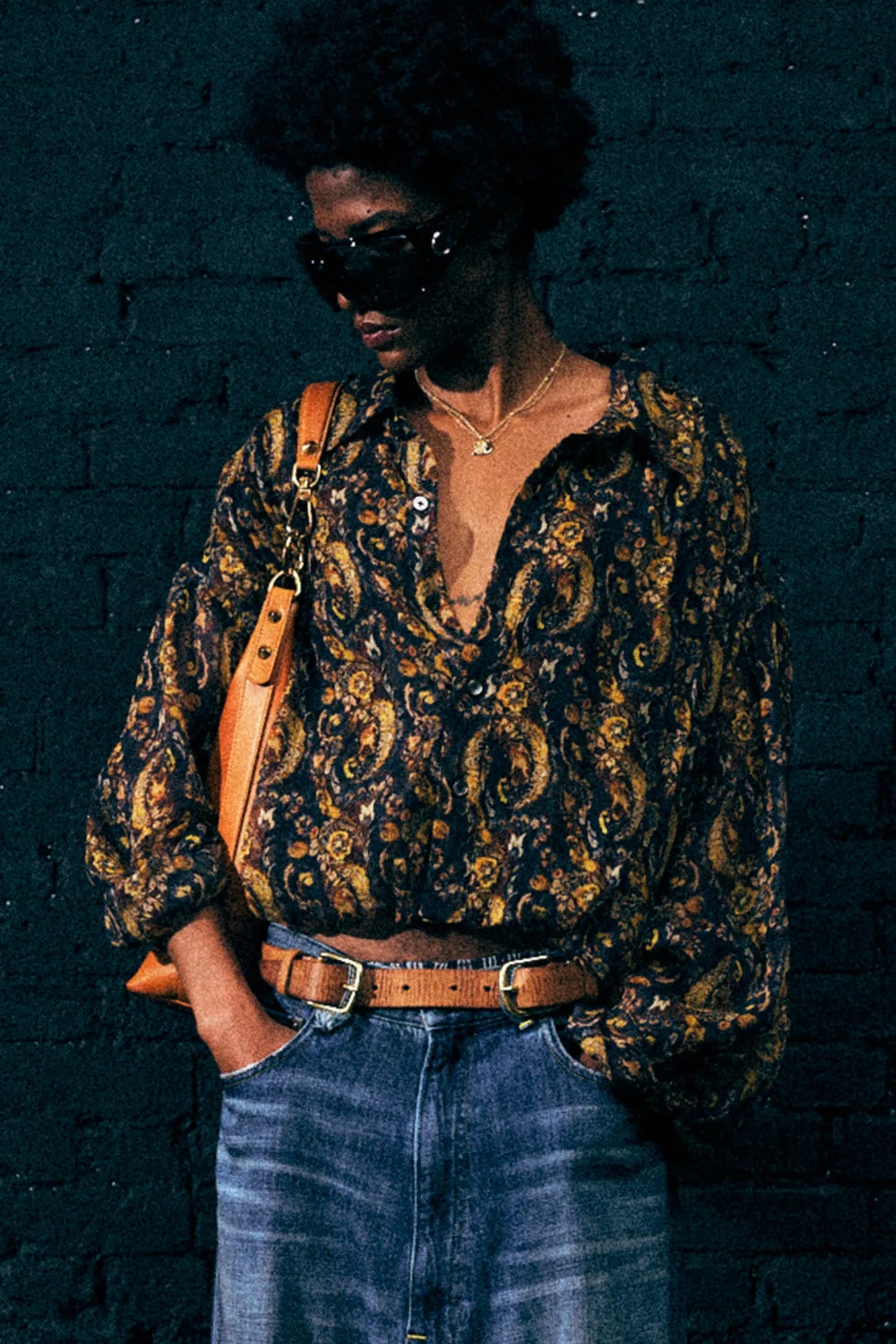 BUBBLE SHIRT WITH GATHERED YOKE - MULTICOLOR PAISLEY ON BLACK sold by R13