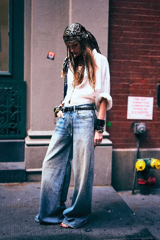 D'ARCY FLARE JEAN - RIVINGTON BLUE made by R13