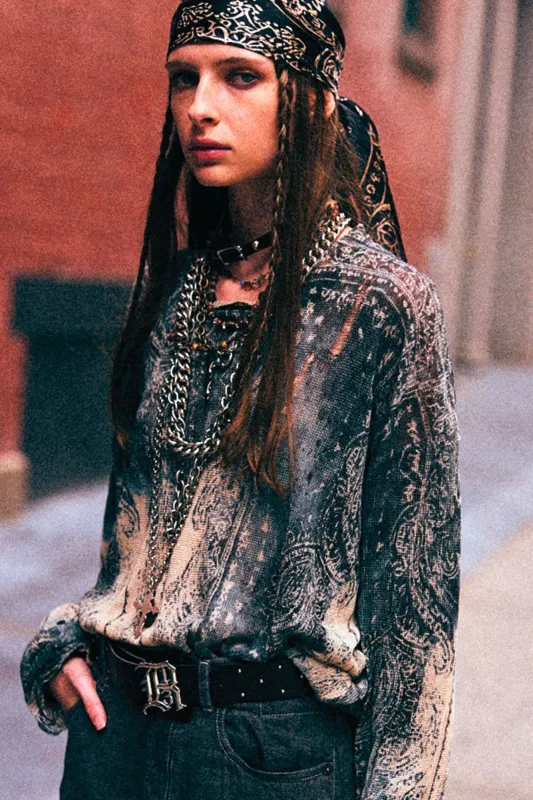 PRINTED BOYFRIEND SWEATER - BLUE FADED BANDANA made by R13