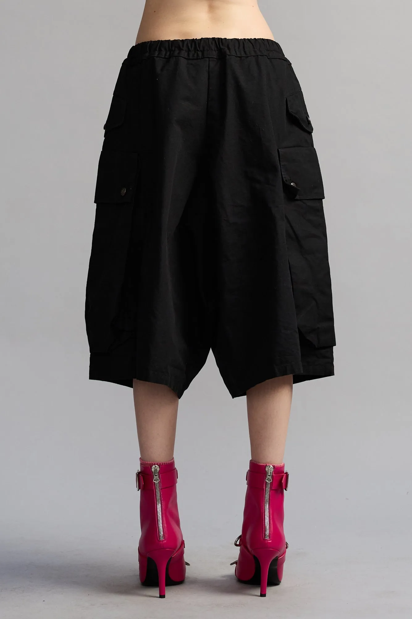 JUMBO SHORT WITH OVERSIZED CARGO POCKET - BLACK sold by R13 product image thumbnail 3