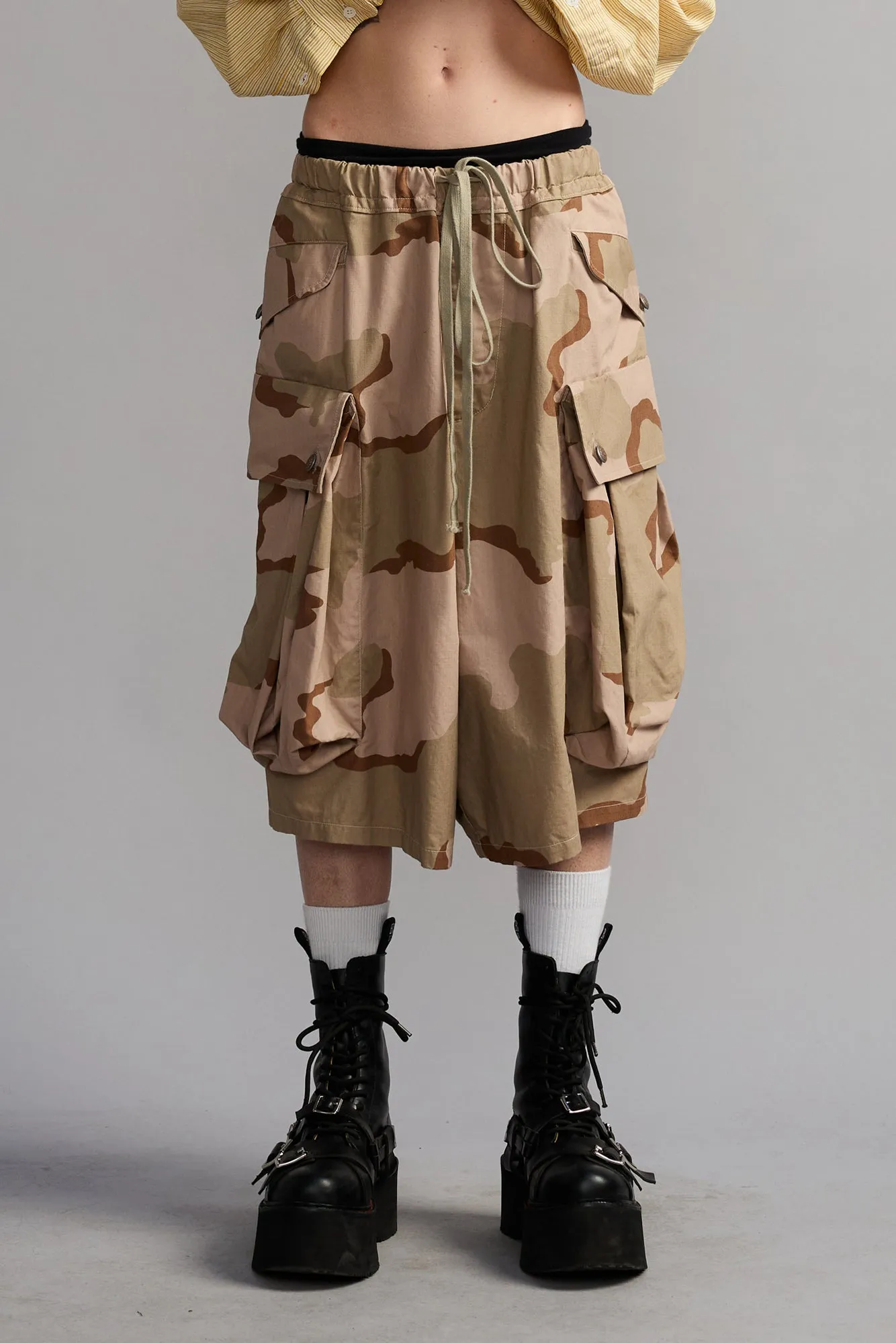 PLEATED JUMBO SHORT WITH ELASTIC WAIST - DUSTY PINK CAMO sold by R13 product image thumbnail 3