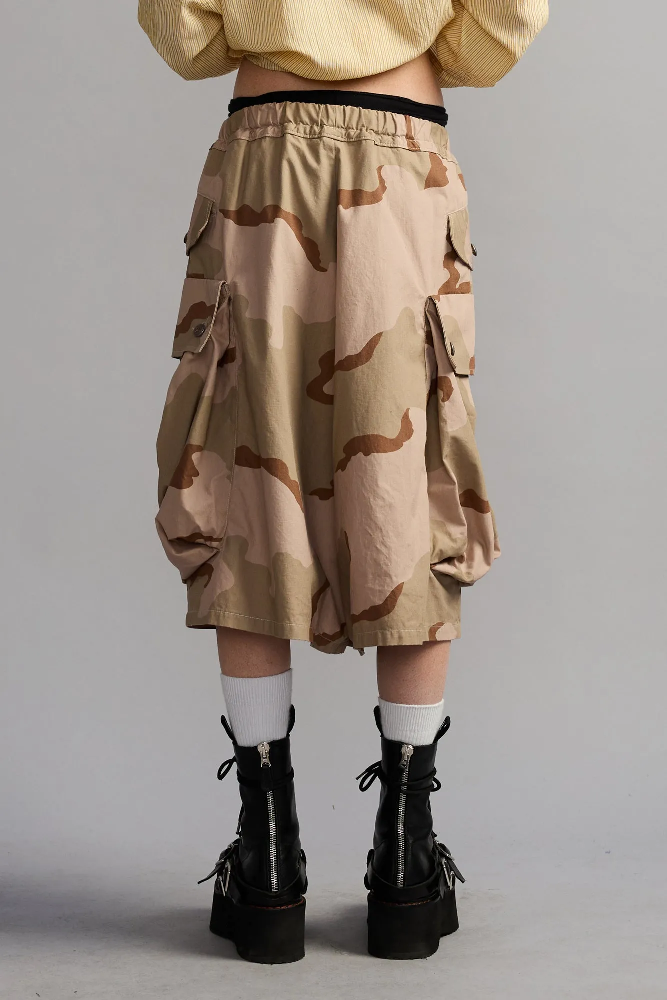 PLEATED JUMBO SHORT WITH ELASTIC WAIST - DUSTY PINK CAMO sold by R13 product image thumbnail 4