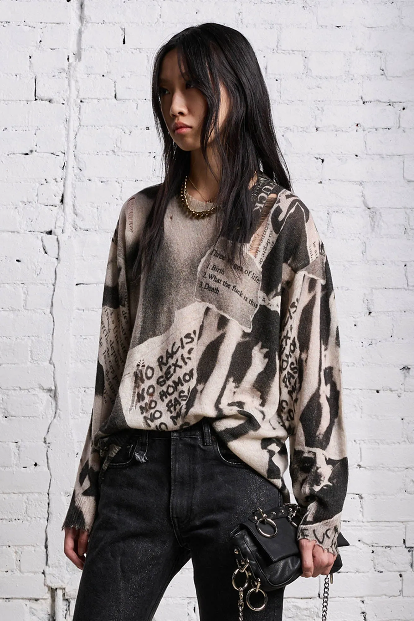 PRINTED BOYFRIEND SWEATER - NEWSPAPER sold by R13